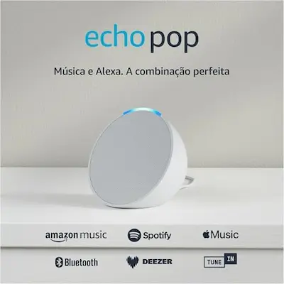 Echo Pop branco compacto, ideal para comandos de voz e música em espaços pequenos.